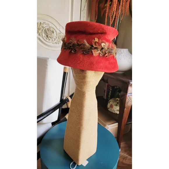 Vtg Christine Originals Park Ave NY Red Faux Fur Cloche Hat Feathers Sz S - Picture 4 of 10